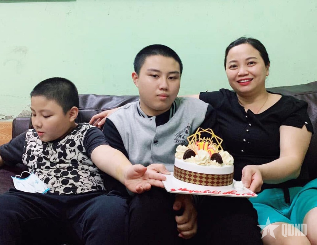 Tìm người cán bộ Quân đội giúp đưa con đi cấp cứu